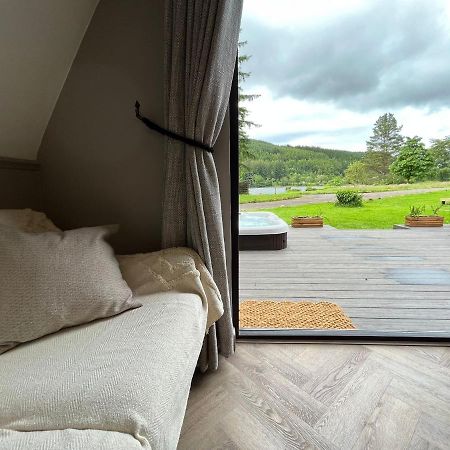 Bonnie Lodge-Lochside Location With Hot Tub Invergarry Esterno foto