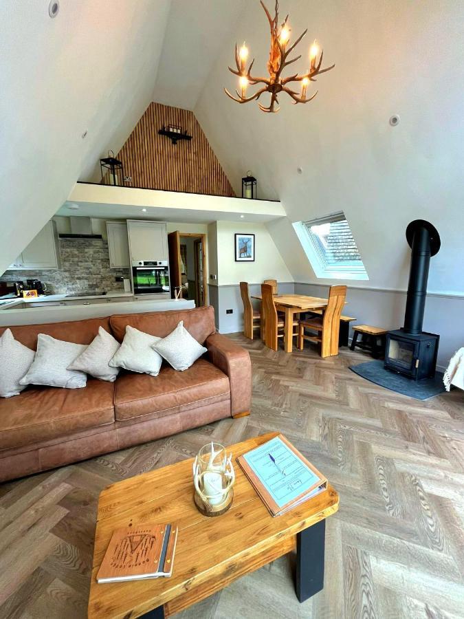 Bonnie Lodge-Lochside Location With Hot Tub Invergarry Esterno foto