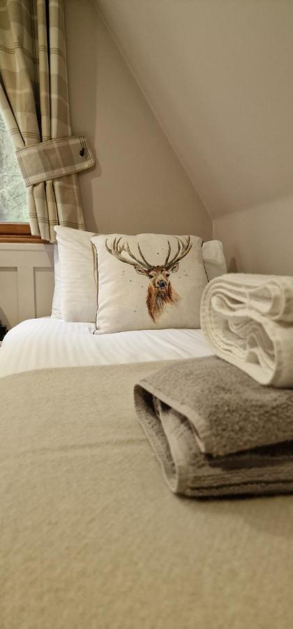 Bonnie Lodge-Lochside Location With Hot Tub Invergarry Esterno foto
