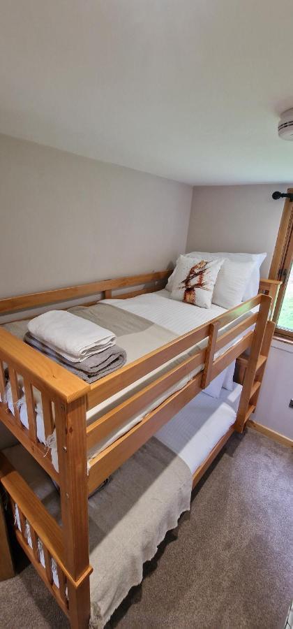 Bonnie Lodge-Lochside Location With Hot Tub Invergarry Esterno foto