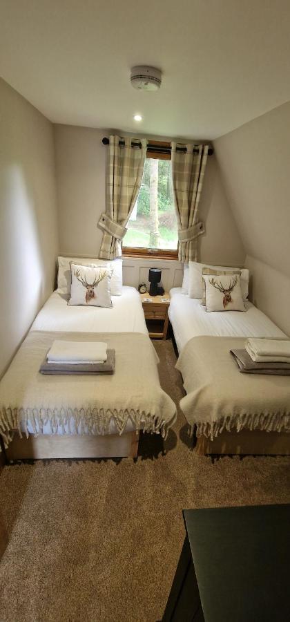 Bonnie Lodge-Lochside Location With Hot Tub Invergarry Esterno foto